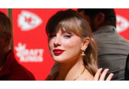 Datet Taylor Swifts Tänzerin Travis Kelces Freund?