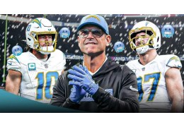 Chargers 'Jim Harbaugh lächerlich flexes medizinisch vor kalten Patriots Kollision